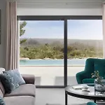 Infinity 度假居 *